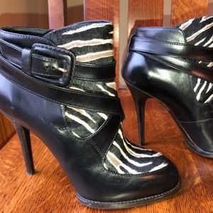 TOD's Vamp Booties w Buckle in Leather & Calf-hair